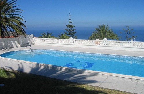 La Victoria de Acentejo Apartment | Idyllic Comfort Apartment with Pool & Ocean Views for Families