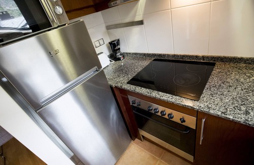 Escaldes-Engordany Apartment | Comfort Escaldes: Apartment with Free Parking & Lake Views