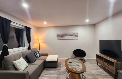 Whitehorse Apartment | Cozy Retreat for Families - Sleeps 6 & Child Friendly