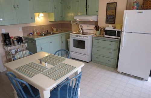 Damariscotta Apartment | Discover Comfort at Found Literary Lodging - 10/10 Rating
