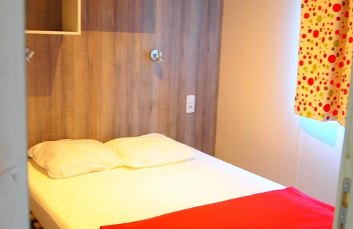 Vieux-Boucau-les-Bains Resort | Cozy Hazelnut Suite with Spa & Breakfast for 4 Guests