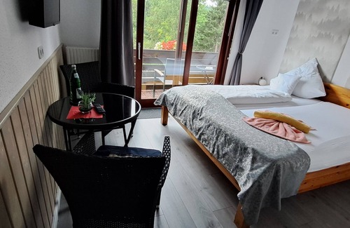 Landkreis Goslar Hotel | Comfort group house Quellenhof 27 pers. incl. bed linen-towels-near the forest