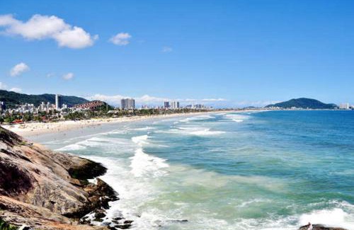 Enseada Apartment | Comfort Guarujá Enseada: Ocean View Apartment with WiFi