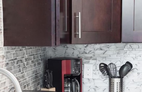 Golden Gate Apartment | Cozy Comfort Guest Home: Family-Friendly Retreat Awaits