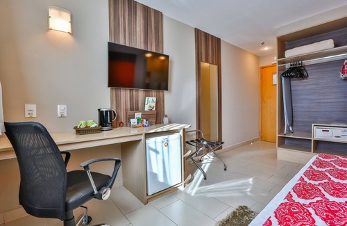 Campos Hotel | Relaxing Retreat at Comfort Hotel Campos Dos Goytacazes