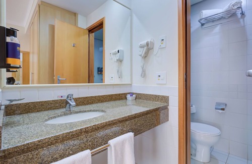 Franca Hotel | Discover Comfort Hotel Franca: Pool, Restaurant & Breakfast