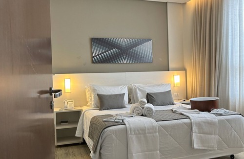 Parque Sagrada Familia Hotel | Discover Comfort Hotel & Suites Rondonopolis: Family-Friendly Stay