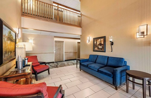 Albert Lea Hotel | Comfort Inn Albert Lea: Family-Friendly Stay with Pool & Spa