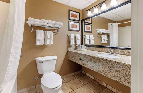 Albert Lea Hotel | Comfort Inn Albert Lea: Family-Friendly Stay with Pool & Spa