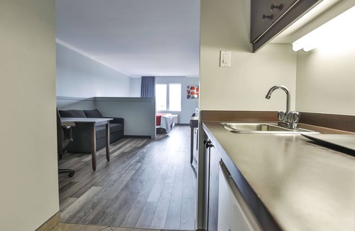 St. Jerome Hotel | Relaxing Stay at Comfort Inn and Suites St Jerome