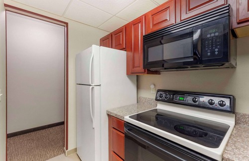 Rapid City Hotel | Comfort Inn And Suites: Rated 8.6 with Pool & Dining Options