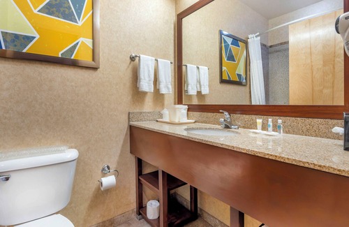 St. George Hotel | Inviting Comfort Inn at Convention Center with Pool & Spa
