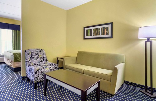 Athens Hotel | Guest Rated Comfort Inn Athens: Pool, Spa & Family-Friendly