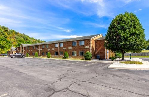 Atkins Hotel | Comfort Inn Atkins-Marion I-81: Family-Friendly Getaway