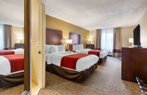 Auburn Hotel | Convenient Comfort Inn Auburn - Worcester with Spa & Dining