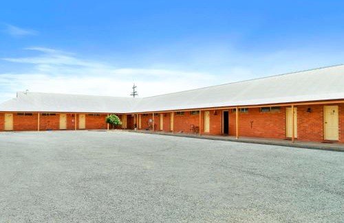 Hay South Hotel | Relax at Comfort Inn Bishops Lodge with Ocean Views & Pool