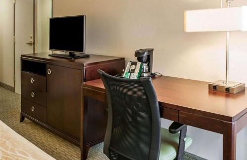 Bloomington Hotel | Convenient Comfort Inn Bloomington - Near the University