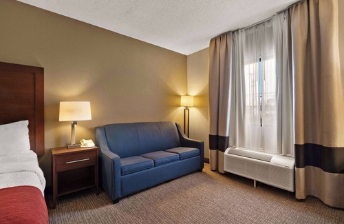 Bordentown Hotel | Budget-Friendly Comfort Inn Bordentown with Pool & Spa