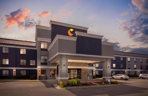 Bourbonnais Hotel | Convenient Comfort Inn Bourbonnais with Pool & Breakfast