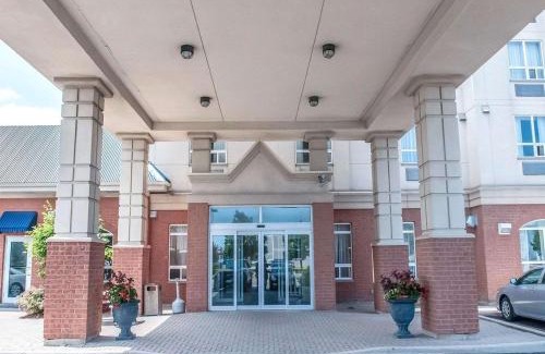 Gateway Hotel | Budget-Friendly Comfort Inn Mississauga with Family Amenities