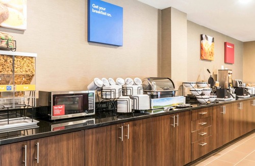Scotland Hotel | Comfort Inn: Family-Friendly Stay with Great Amenities