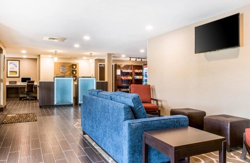 Scotland Hotel | Comfort Inn: Family-Friendly Stay with Great Amenities