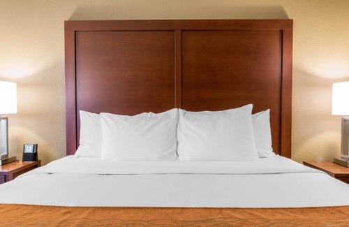 Scotland Hotel | Comfort Inn: Family-Friendly Stay with Great Amenities
