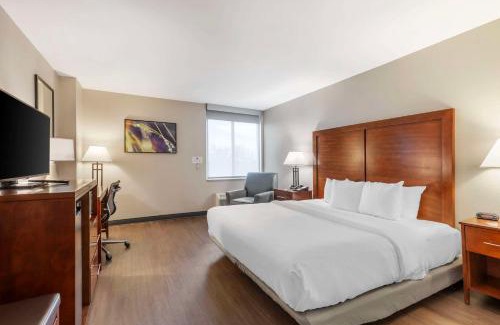 Bowie Hotel | Discover Comfort Inn Conference Center with Pool & Ocean Views