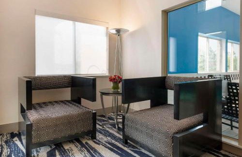 Edinburgh Hotel | Pet-Friendly Comfort Inn near Indiana Premium Outlets