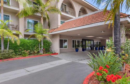 Escondido Hotel | Discover Exciting Hotels with Pools in Escondido, CA