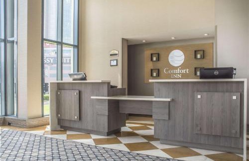Fallsview Hotel | Experience Comfort Inn Fallsview with Pool and Ocean Views