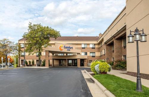 East Paris Hotel | Pet-Friendly Comfort Inn Near Grand Rapids Airport