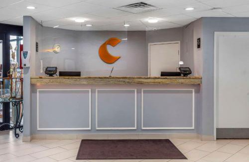 Hyannis Hotel | Relax at Comfort Inn Hyannis - Cape Cod with Pool & Breakfast