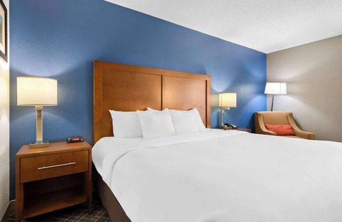 Joliet Hotel | Enjoy Your Stay at Comfort Inn Joliet West with Pool & Breakfast