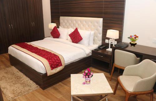 Lakhimpur Hotel | Comfort Inn Lakhimpur: Cozy Stay with Breakfast & Dining
