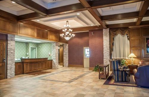 Niagara Falls Hotel | Discover Comfort Inn Lundy's Lane with Pool and Ocean Views