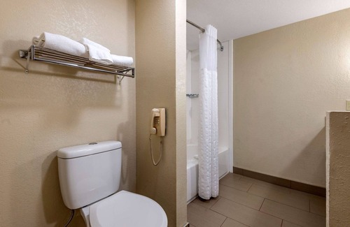 Matthews Hotel | Comfort Inn Matthews: Family-Friendly Stay Near Charlotte