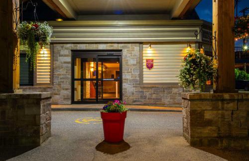 Mont-Laurier Hotel | Relax at Comfort Inn Mont Laurier with Spa & Dining Options
