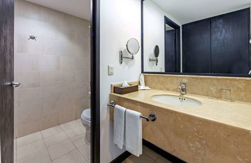 Morelia Hotel | Comfort Inn Morelia: Guest Rated 8.6 with Spa & Restaurant