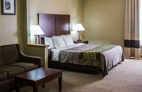 Morris Hotel | Pet-Friendly Comfort Inn Morris I-80 with Pool & Breakfast