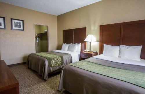 Morris Hotel | Pet-Friendly Comfort Inn Morris I-80 with Pool & Breakfast