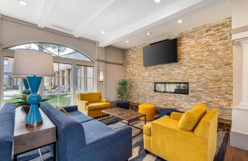 East Bloomington Hotel | Convenient Comfort Inn MSP: Your Gateway to Mall of America