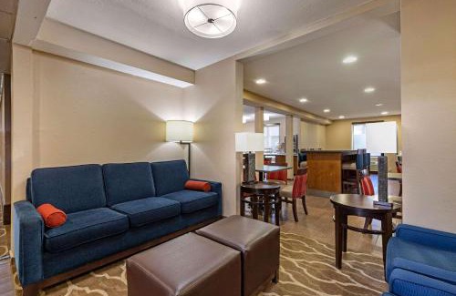 Windy Hill Hotel | Family-Friendly Comfort Inn N Myrtle Beach with Pool Access