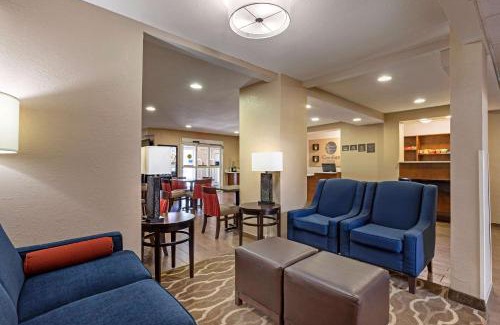 Windy Hill Hotel | Family-Friendly Comfort Inn N Myrtle Beach with Pool Access