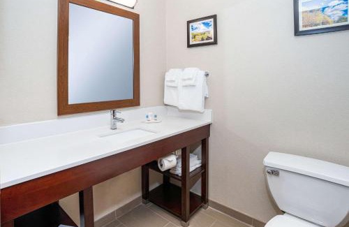 Naugatuck Hotel | Pet-Friendly Comfort Inn Naugatuck-Shelton, CT Awaits You