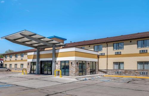 Kokomo Hotel | Convenient Comfort Inn Near Kokomo Speedway with Pool