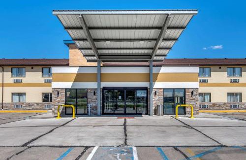 Kokomo Hotel | Convenient Comfort Inn Near Kokomo Speedway with Pool