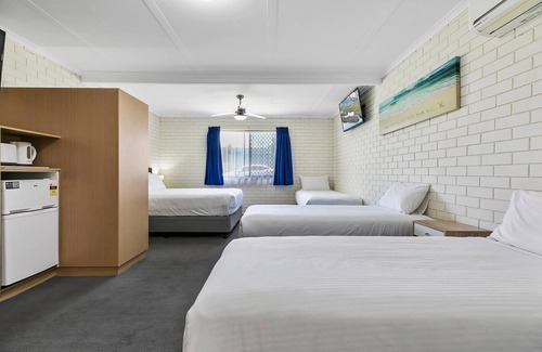 Pialba Hotel | Top-Rated Comfort Inn on Main Hervey Bay with Pool & Breakfast