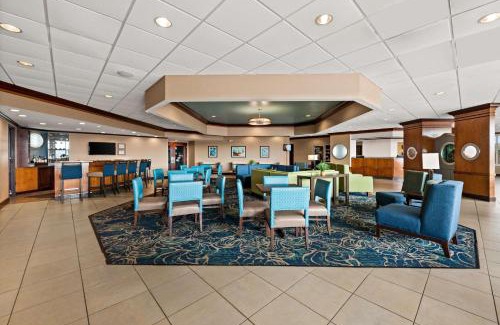 Kill Devil Hills Hotel | Oceanfront Comfort Inn with Pool and Pet-Friendly Amenities