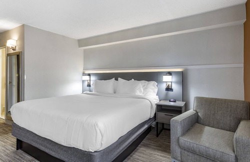Paramus Hotel | Inviting Comfort Inn Paramus with Spa & Family Amenities